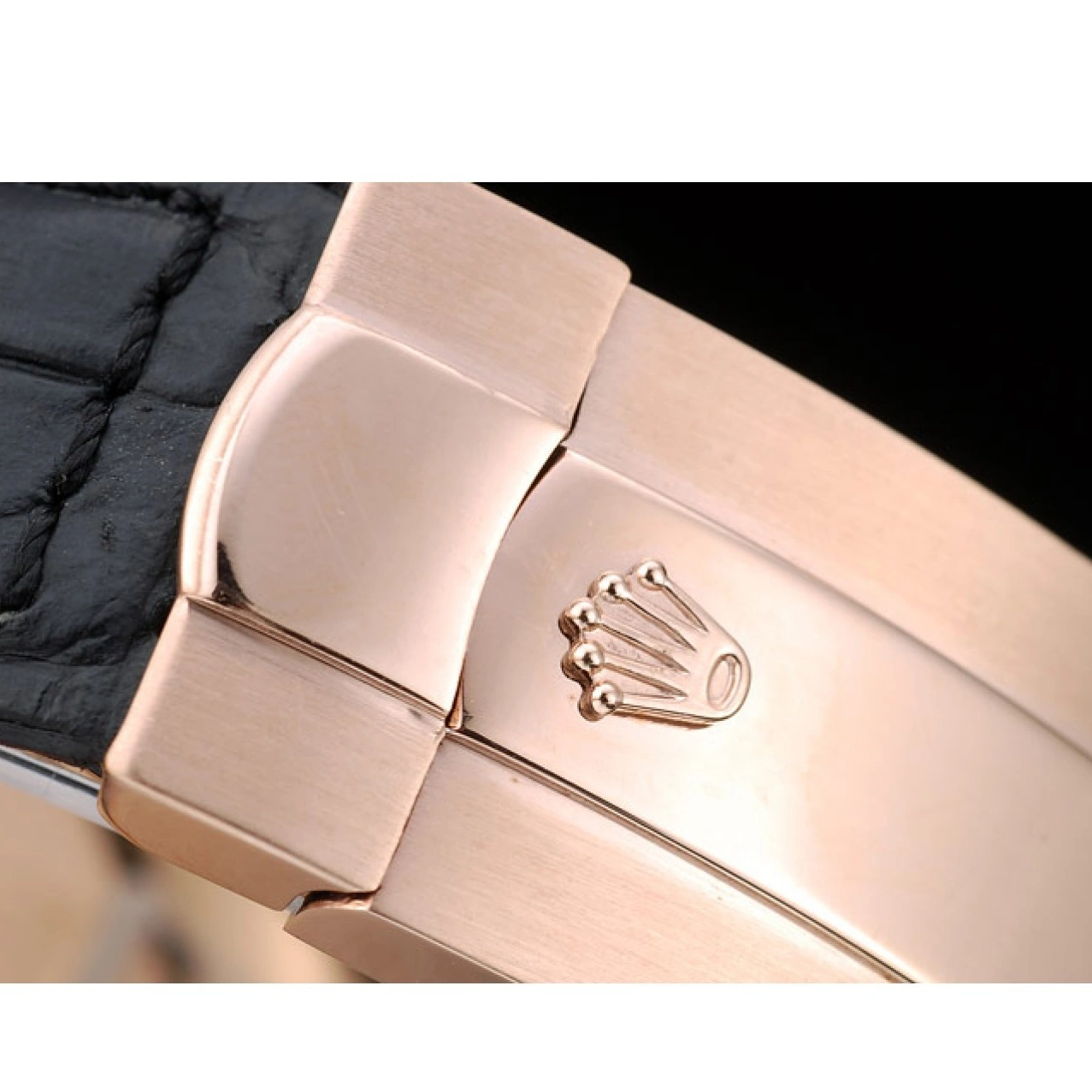 Aaa replica watch Rolex Gold Case Black Rose Daytona Leather Strap Dial Black 0824